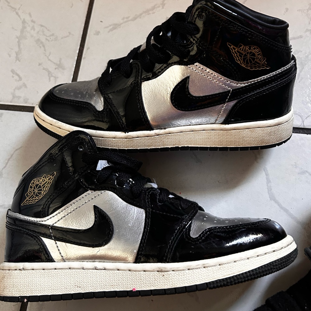 Nike Kids Sneakers Black and Silver